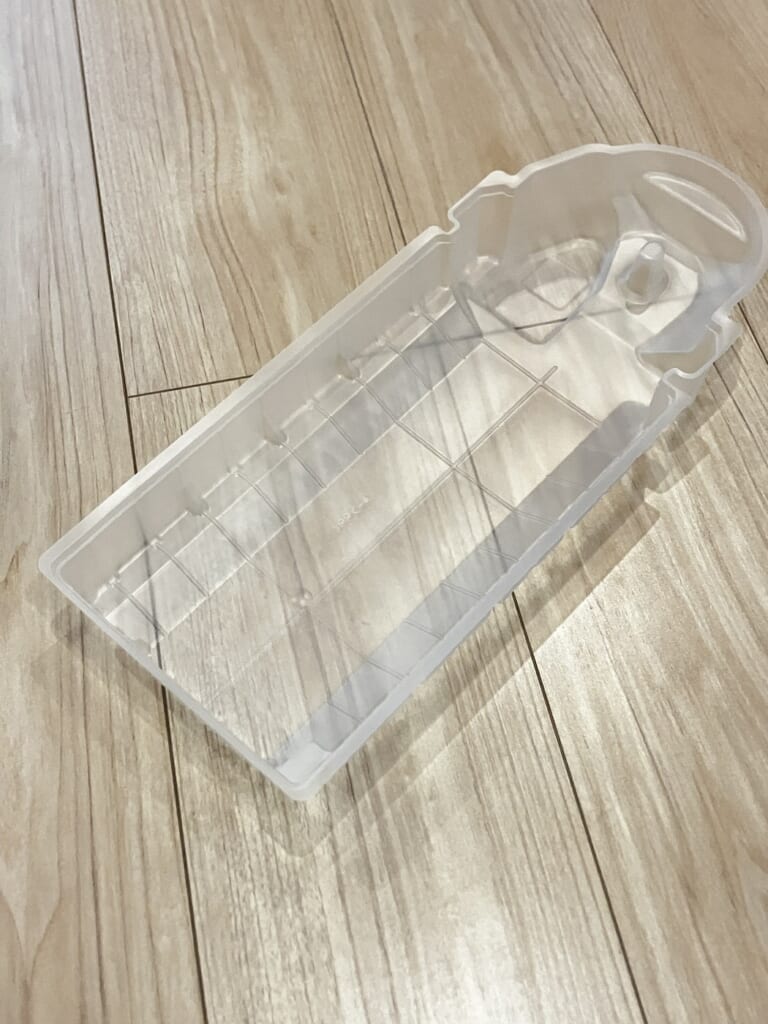 トレイにかぶせて使う、透明のトレイカバー